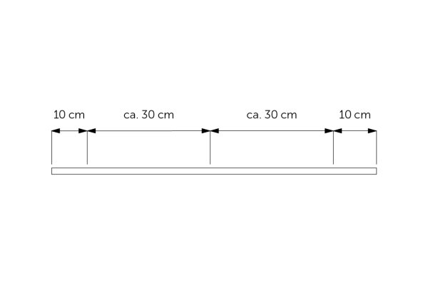 Zirka alle 30 cm einen Spanner setzen. Profil auf Spanner drücken und Spannerarm eindrehen (Spannerarm fensterseits, höhere Profilseite raumseits).